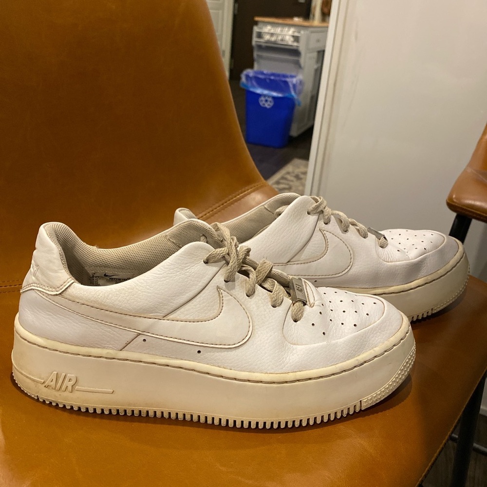 NIKE AIR FORCE 1s